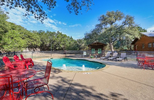 Wimberley Hotel | Suite with Two Queen Beds Minutes from Downtown!