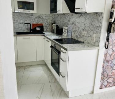 Antonsviertel Apartment | SUITE-XXI City View Hotelturm Augsburg