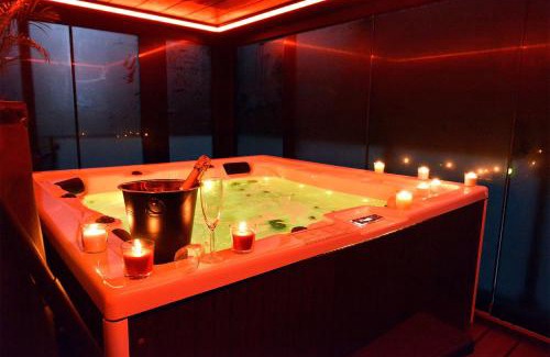 Oupeye Apartment | SuiteDreams-Jungle Suite - Liège