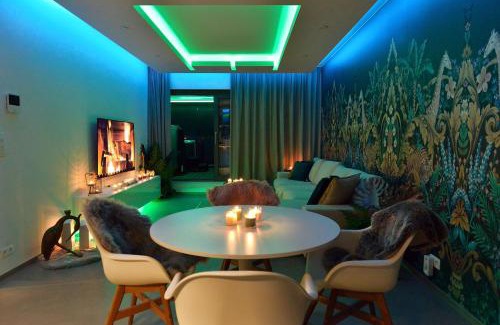 Oupeye Apartment | SuiteDreams-Jungle Suite - Liège