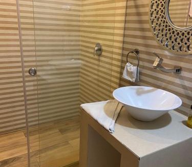 Bahia de la Academia House | Suitehome