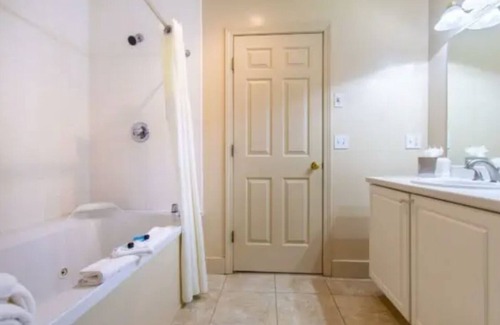 Bartlett Condo | SUITES AT ATTITASH MOUNTAIN VILLAS - SLEEPS 6 - PERFECT LOCATION AND AMENITIES!