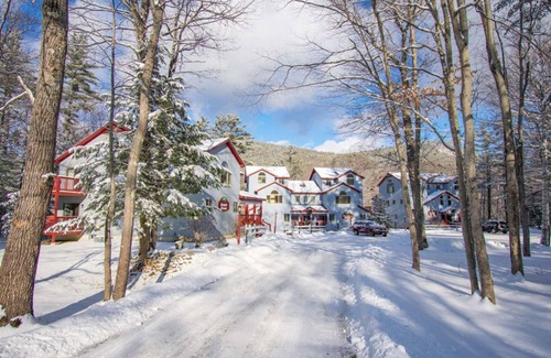 Bartlett Condo | SUITES AT ATTITASH MOUNTAIN VILLAS - SLEEPS 6 - PERFECT LOCATION AND AMENITIES!