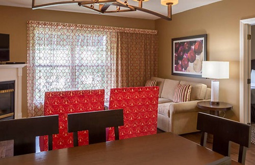 Hershey Villa | Suites at Hershey 2BR/2BA suite w/fireplace, full kitchen, indoor/outdoor pool