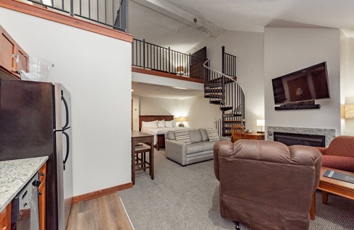 Thayerville Apartment | Suites at Silver Tree A306: Luxury Studio with Loft Suite, Free WIFI!