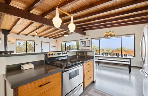 Joshua Tree House | π΅ Sukha Life Hideaway - Hot Tub, Fire Pit, Privacy and Endless Views! π΅