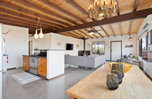 Joshua Tree House | π΅ Sukha Life Hideaway - Hot Tub, Fire Pit, Privacy and Endless Views! π΅