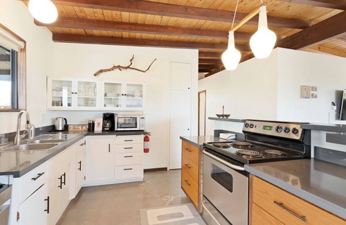 Joshua Tree House | π΅ Sukha Life Hideaway - Hot Tub, Fire Pit, Privacy and Endless Views! π΅