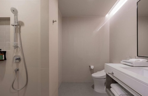 Bangkok Central Business District Condo | Sukhumvit 24/2 BR/Breakfast/Monthly