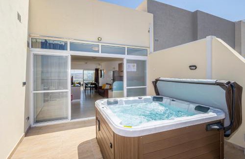 Mellieha Apartment | Summer Breeze Penthouse with private Hot Tub & terrace with panoramic views, by Getawaysmalta