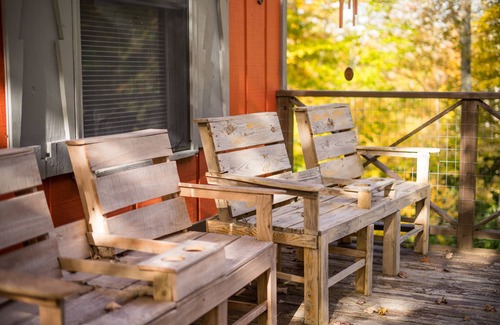 Newland Cabin | Summer Deal! Cozy Banner Elk Cabin Near Downtown & Prime Hiking Trails