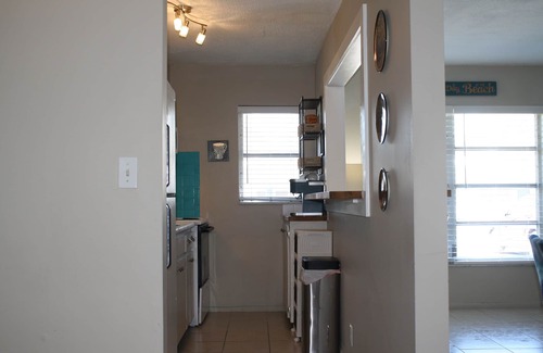 Ridge Wood Heights Condo | Summer/Fall Special low rates! Delightful condo 6.5 miles to Siesta Key Beach.