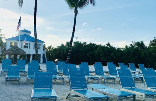 Tavernier Condo | Summer Fun Awaits! Clean and Cozy w TOP FLOOR VIEWS.Your Home Away From Home!