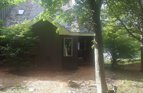 White Haven Ski Chalet | Summer fun, pool w/amenities in Lake Harmony at Jack Frost Mtn with Pond View