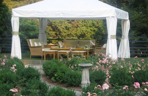 Westport House | Summer, FURNISHED: CENTRAL WESTPORT ESTATE, 60' pool: 2 mins to beach/town/train