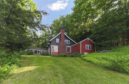 Chocorua House | Summer Getaway with Private Lake Access
