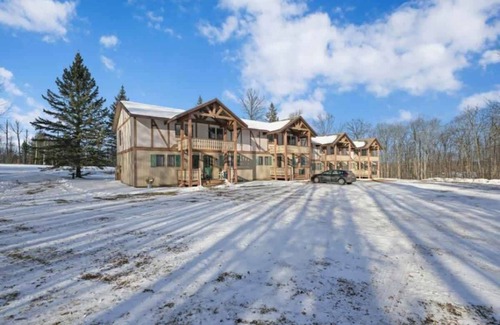 Bessemer Villa | Summer Hangout I Alpen Villas at Powderhorn Mountain