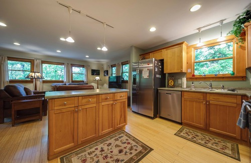 Cedar Mountain Cabin | Summer Haven - Your Adventure Retreat near Dupont and Pisgah National Forests