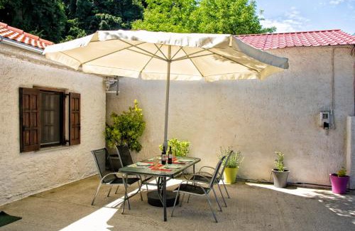 Zagora-Mouresi House | Summer House by the Sea