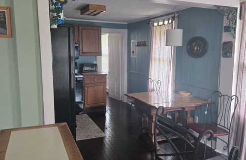 Haines Falls Cottage | summer in the mountains