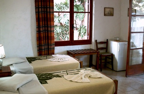 Maleme House | Summer Lodge Double Room A - weekly rental