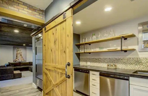 Fair Oaks House | Summer openings! Enjoy the pool and hot tub!