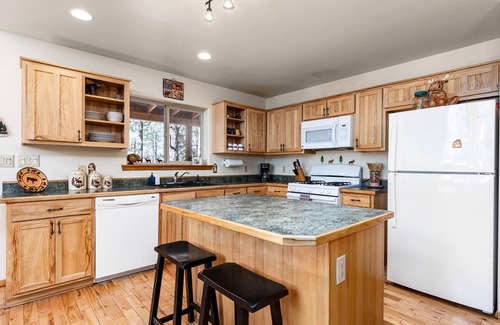 Williams Cabin | Summer Retreat at Moose Manor: Luxury and Adventure Near the Grand Canyon