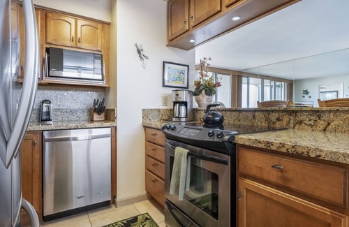 Kahana Condo | SUMMER SALE, 5 STAR Ocean Front, AC, with Views You Won't Forget, sleeps 4