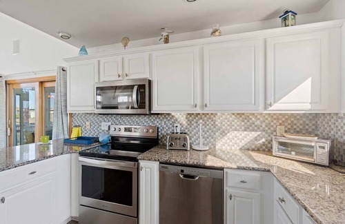 Waves House | SUMMER SAVINGS- Oceanview Home w/Saltwater Pool, Hot Tub, Game Room, Basketball