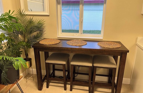 Downtown Fort Lauderdale House | Summer Special:Experience downtown charm 10 min drive to Las Olas