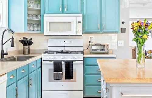 East Jordan House | Summer Winterland Retreat-Hot Tub, Dogs, Boyne, Charlevoix, Petoskey, Skiing