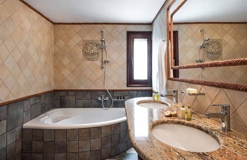 Perissa Villa | SummerHouse Collection with Jacuzzi in 2k m² plot in Santorini Perissa Beach