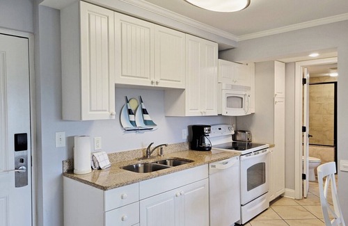North Litchfield Beach Condo | Summerhouse Condo at Litchfield by the Sea, Pool Plaza, Resort Beach Access