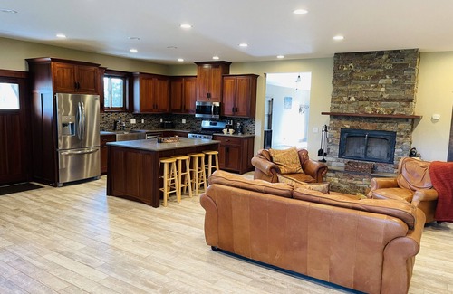 Bend House | Summertime fun! - minutes from Bend and Mt Bachelor