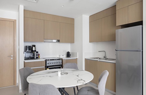 Dubai Apartment | Summery 1BR APT in Creek Beach