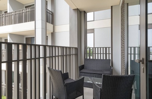 Dubai Apartment | Summery 1BR APT in Creek Beach