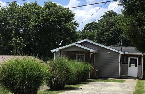 Lanark House | Summit Boy Scout. Winter place. Highway 77. 64 min. Gameroom.kids fun