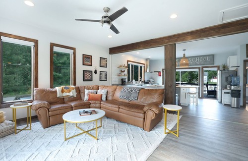 Summit Lake House | Summit Lake 2-bedroom house with AC and WiFi.