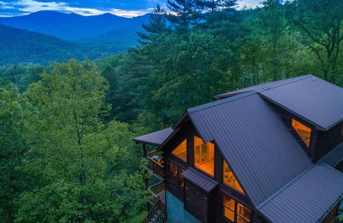 Sylva Cabin | Summit Lodge - Smoky Mtn Views, Central Location, Hot Tub & Ping Pong!
