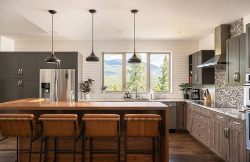 Bailey House | Summit Solace | LUXE 360° Views Hot Tub Games