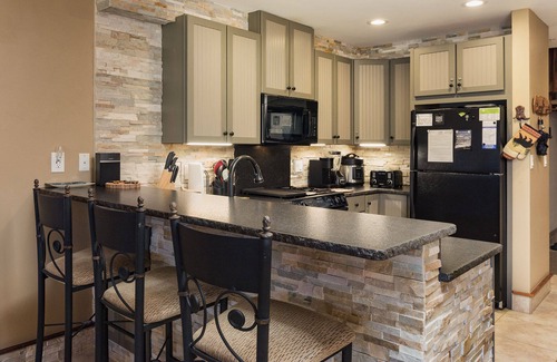 Purgatory House | Summit Style (#739) |10 min to Ski - Views, Deck, Golf, AC,/Pool/Hot Tub