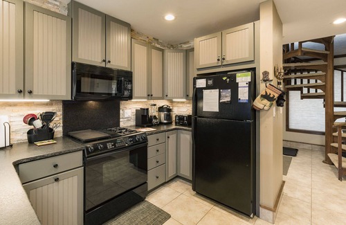 Purgatory House | Summit Style (#739) |10 min to Ski - Views, Deck, Golf, AC,/Pool/Hot Tub