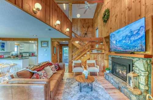 Campton Cabin | Summit Viewtopia Modern Rustic Mountain Valley View Ski Cabin Shared Pool HotTub