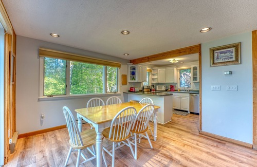 Campton Cabin | Summit Viewtopia Modern Rustic Mountain Valley View Ski Cabin Shared Pool HotTub