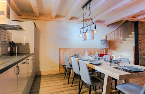 Val-Thorens Ski Chalet | Sumptuous chalet of 130 m² for 11 guests, it is facing full with a view of the mountains.