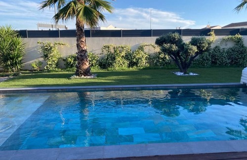 Lunel Villa | Sumptuous villa with swimming pool, close to the p
