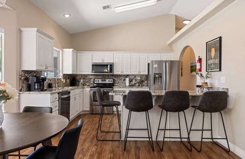 Mesquite House | Sun and Shade Oasis by J and Amy BL 991449