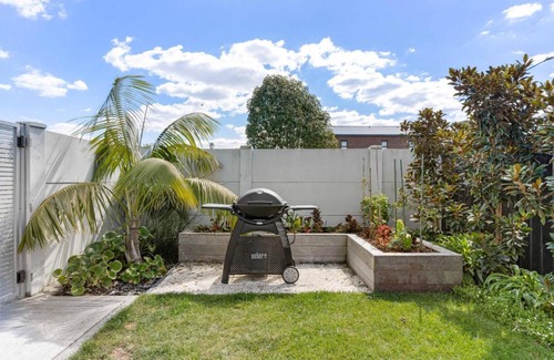 Papamoa Beach House | Sun and Surf Retreat - Papamoa Beach Holiday Home