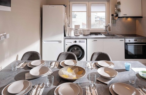 Neoi Epivates Apartment | Sun, beach & city flair - your retreat near Thessaloniki - 8min to the airport