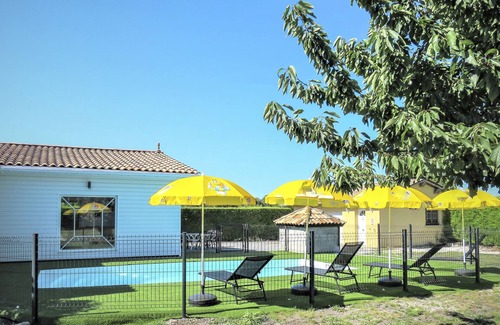 Civrac-en-Medoc House | Sun House by Interhome